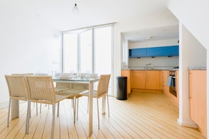 Apartment, 2 Bedrooms, Non Smoking | Living area | Flat-screen TV, Netflix - Platinum Apartment Near Westminster 9982 (London)