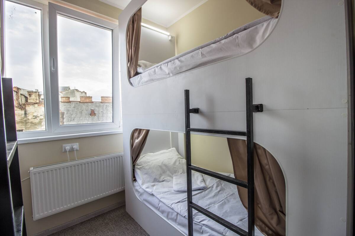 Premium bedding, soundproofing, iron/ironing board, free WiFi