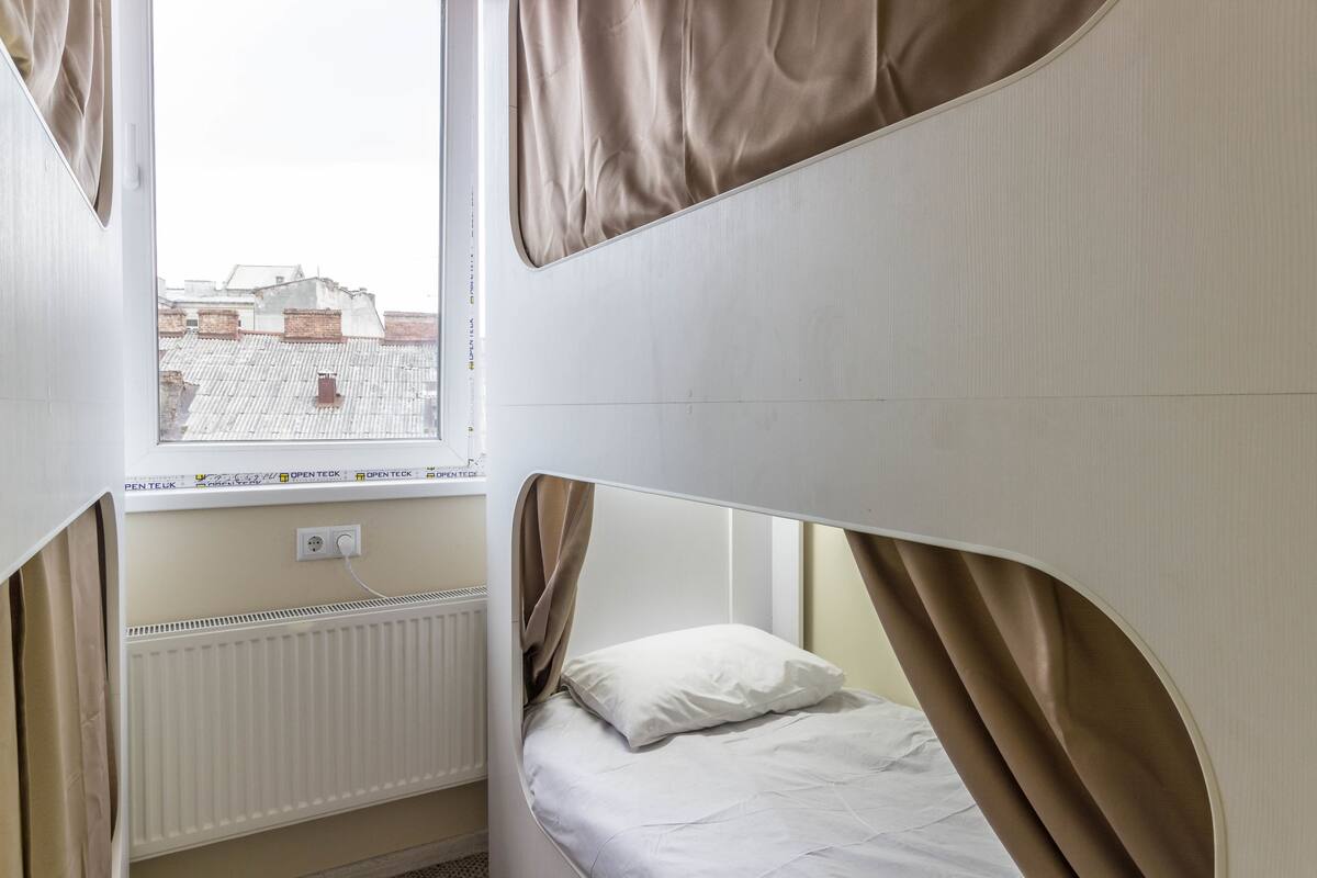 Premium bedding, soundproofing, iron/ironing board, free WiFi