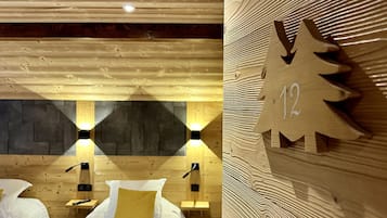 Superior driepersoonskamer | Luxe beddengoed, Select Comfort-bedden, een kluis op de kamer