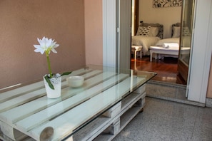 Doppia Deluxe | Biancheria da letto di alta qualità, copriletto in piuma, minibar