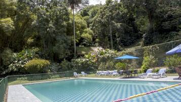 Kolam renang terbuka