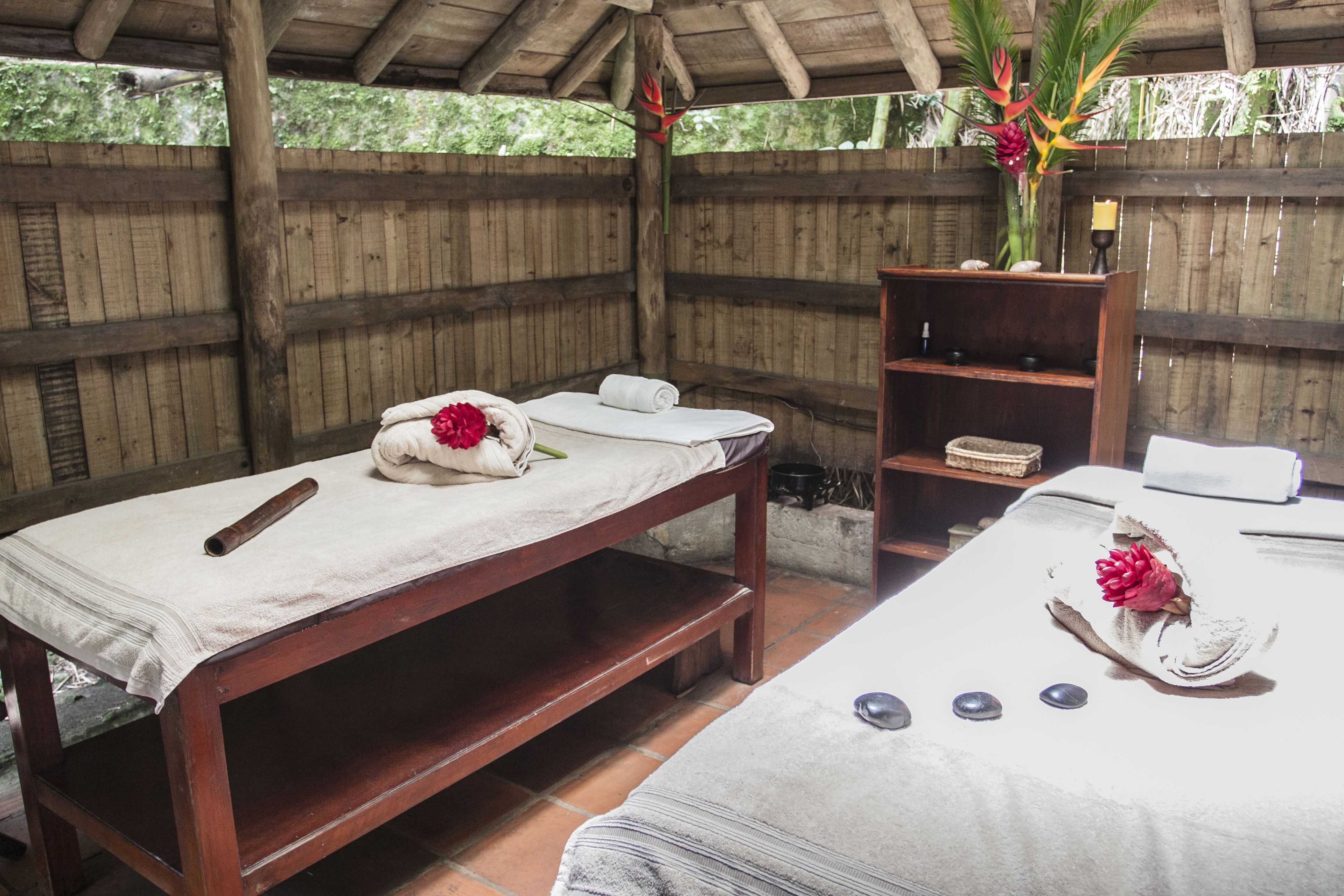 turkish bath/hammam, body treatments, aromatherapy, hot stone massages