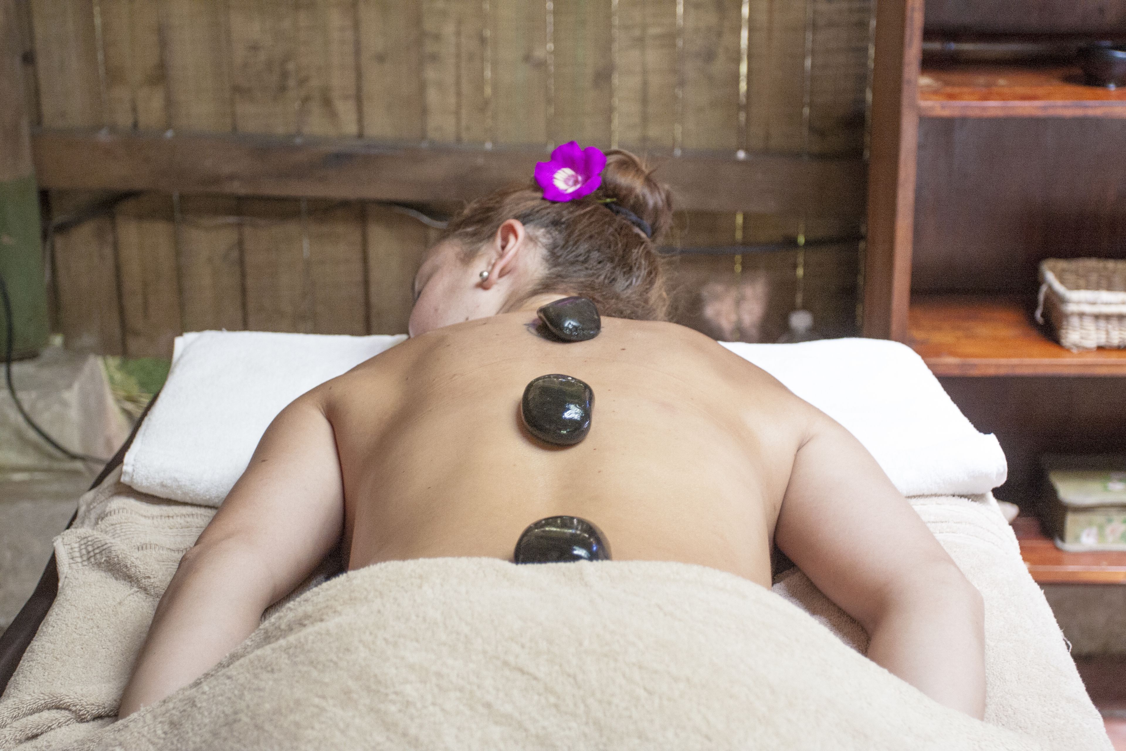 turkish bath/hammam, body treatments, aromatherapy, hot stone massages