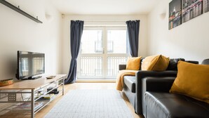 Apartment, 2 Bedrooms, Non Smoking (9999) | Living room | Flat-screen TV, Netflix - Platinum Apartments Next to London Bridge 9997 (London)