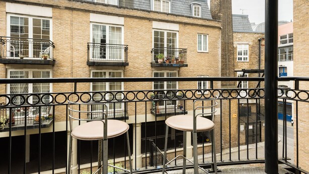 Exterior detail - Platinum Apartments Next to London Bridge 9997 (London)