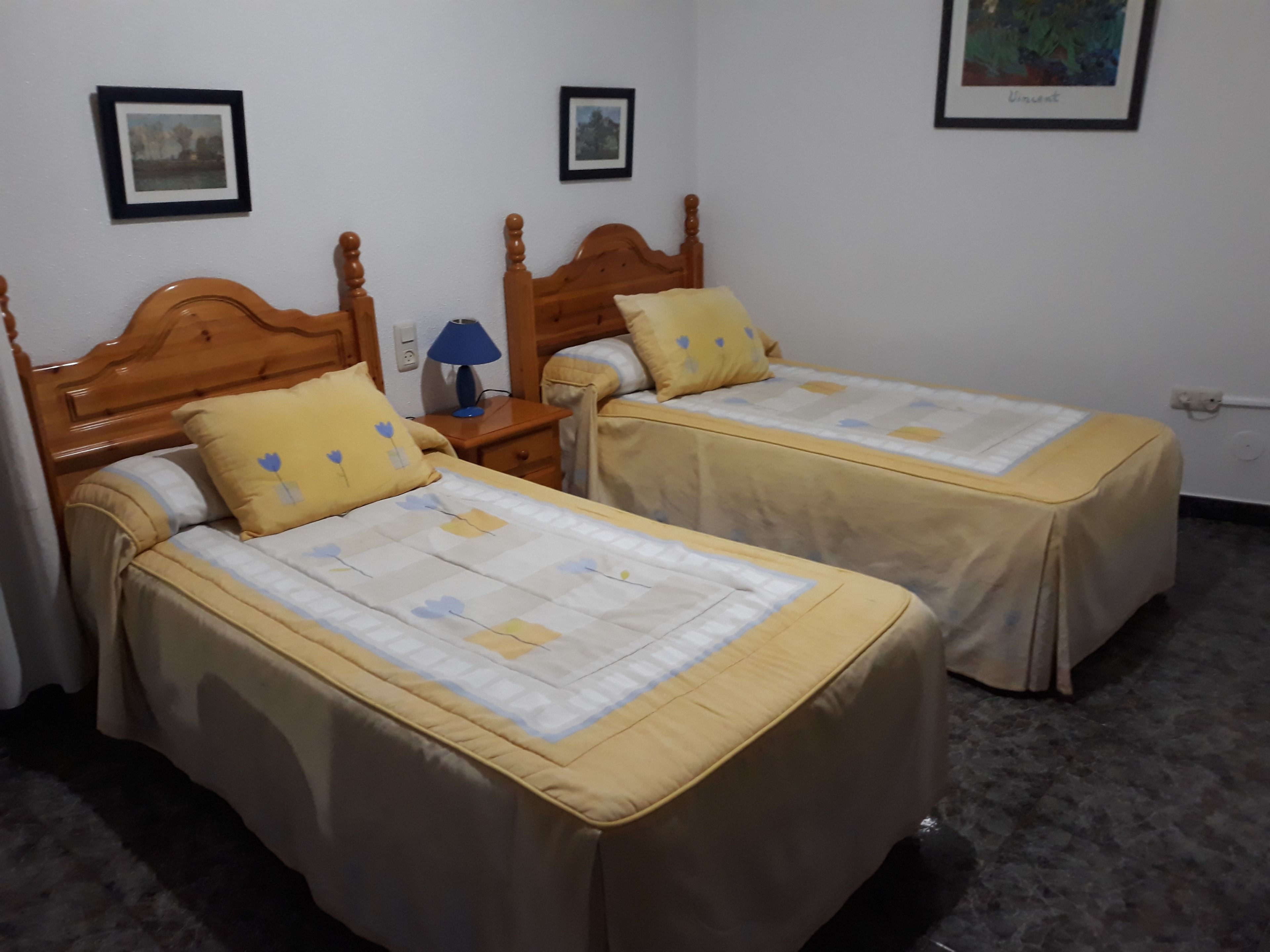 Double Room Single Use | Soundproofing, rollaway beds, free WiFi