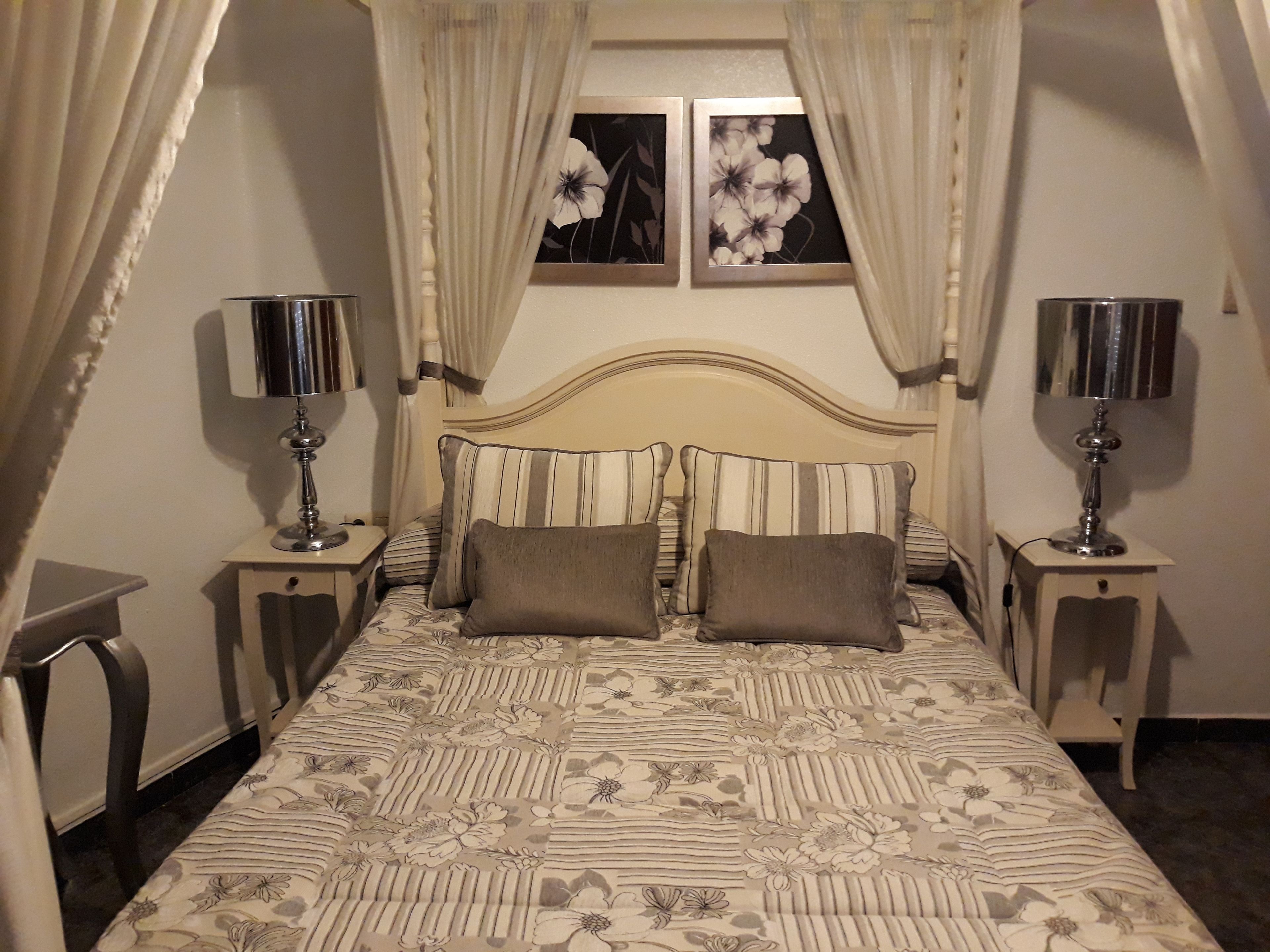 Suite | Soundproofing, rollaway beds, free WiFi