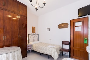 Double or Twin Room, Shared Bathroom