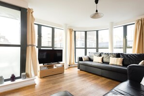 Flat-screen TV, Netflix - Platinum Apartments in Southwark 9992 (London)