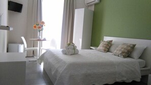 Deluxe Triple Room | View from room - Triscele Glamour Rooms (Palermo)