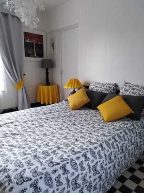 Double Room | Individually decorated, individually furnished, blackout drapes - Le Moulin Bertrand (Benais)