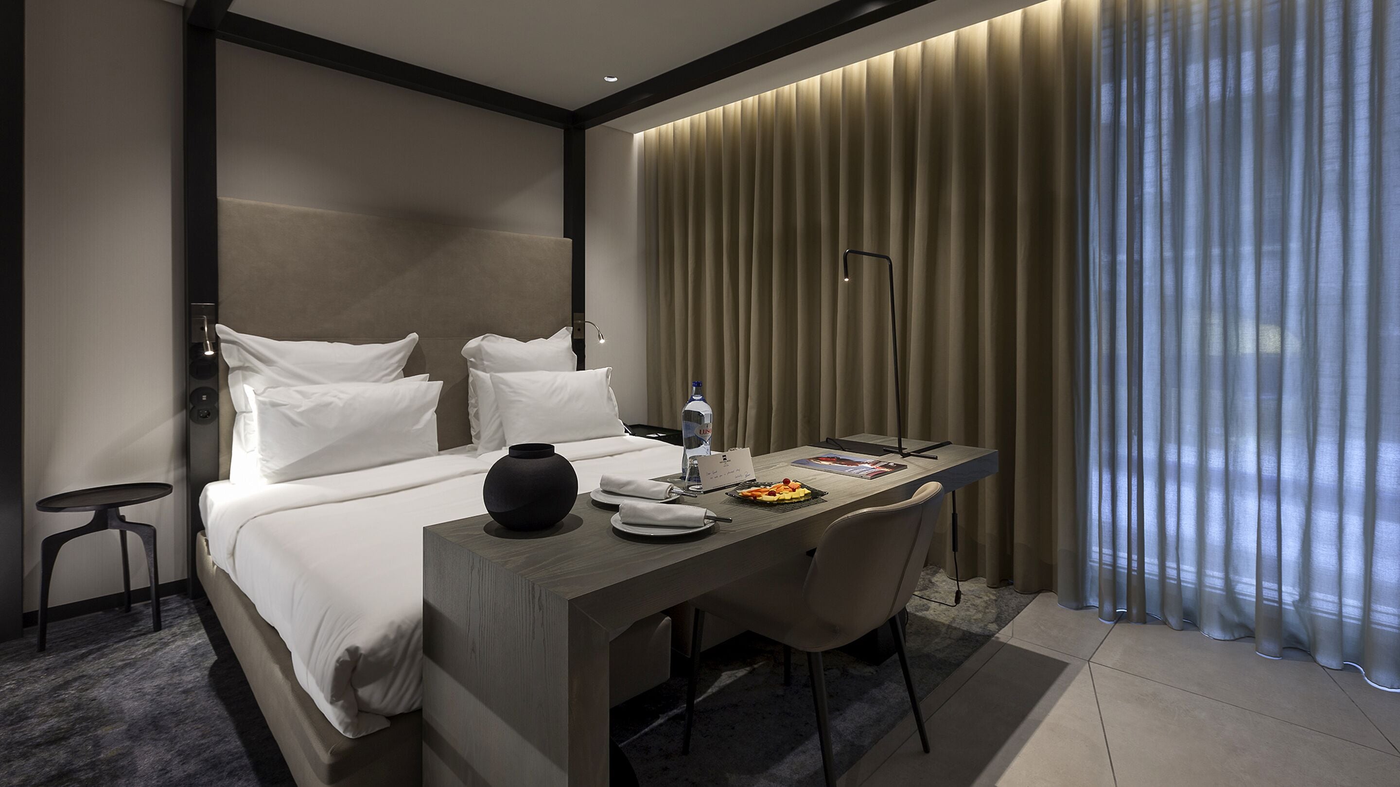 twin room, city view | minibar, in-room safe, desk, blackout curtains