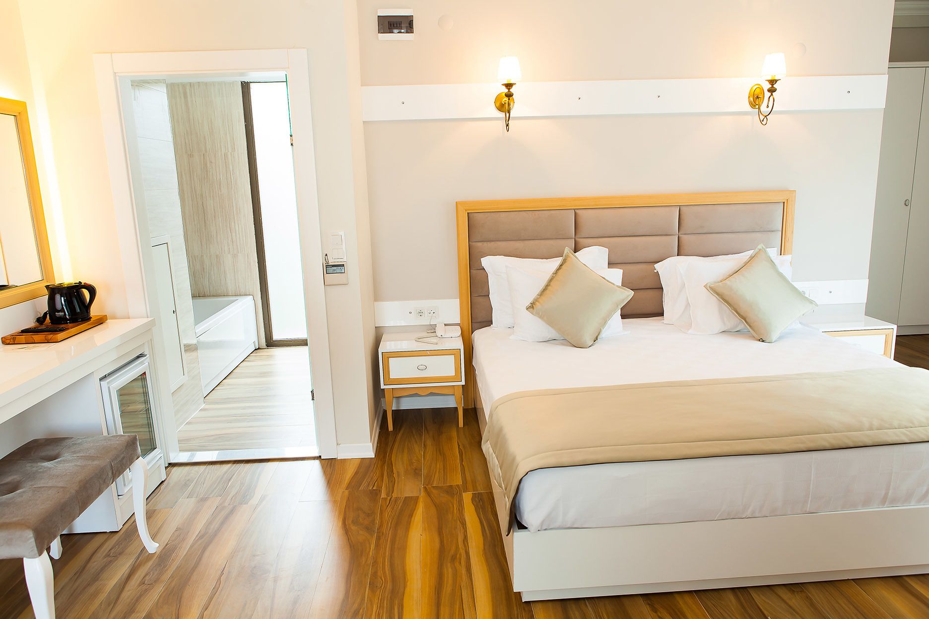 1 bedroom, minibar, in-room safe, desk