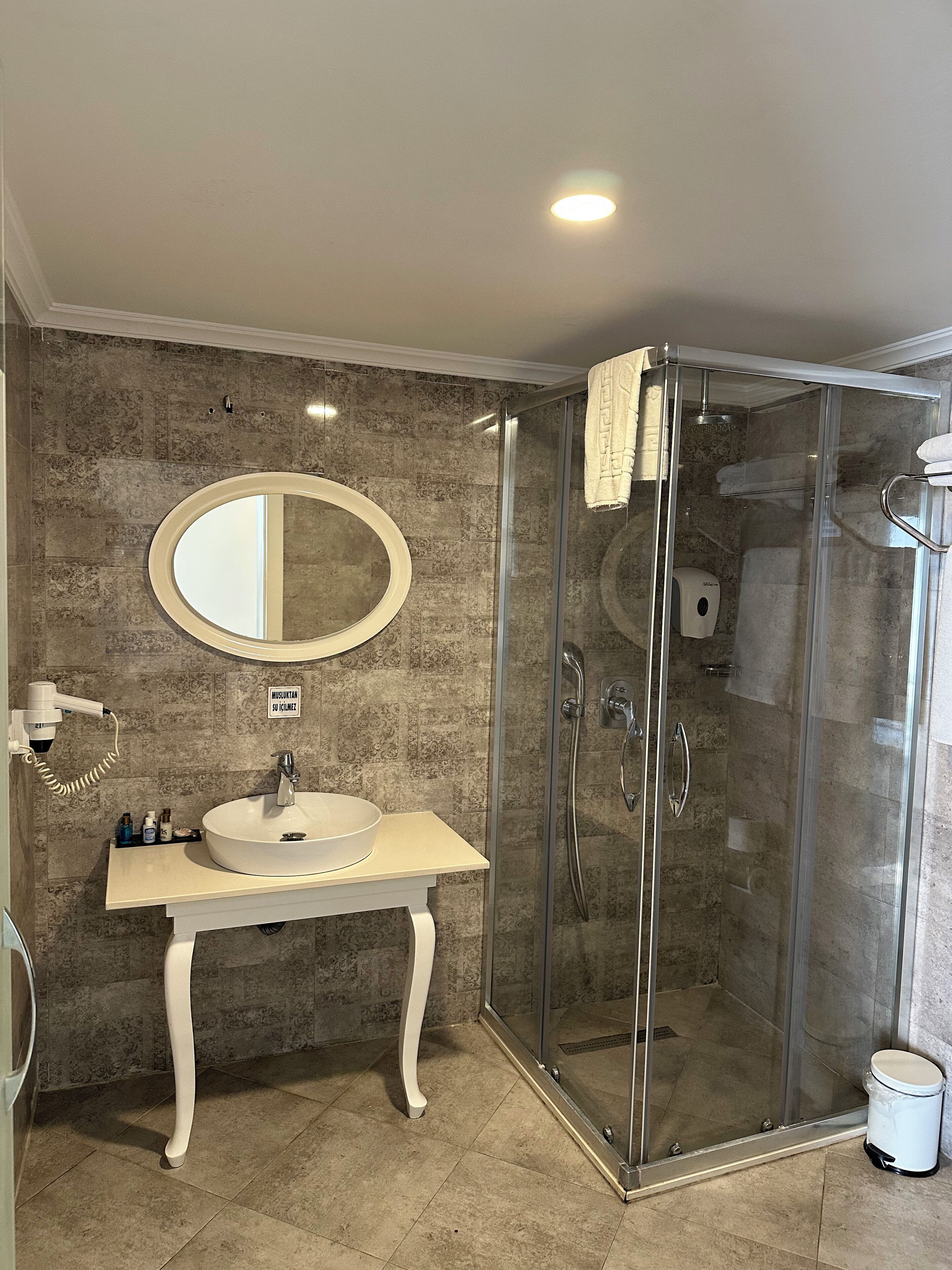 deluxe double room, garden view | 1 bedroom, minibar, in-room safe, desk