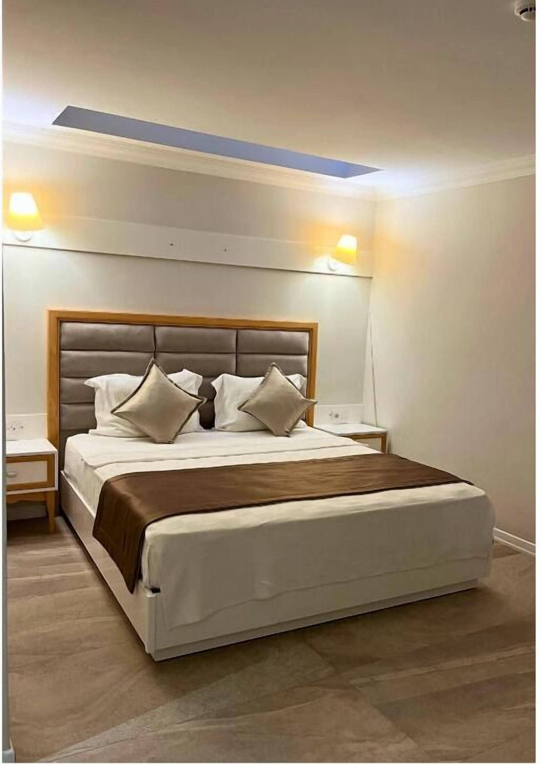 Minibar, caja de seguridad en la habitación, escritorio y wifi gratis 