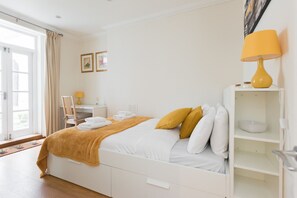 Apartment, 2 Bedrooms, Non Smoking | 2 bedrooms, iron/ironing board, cribs/infant beds, free WiFi