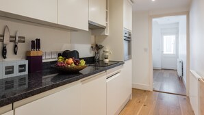 Apartment, 2 Bedrooms, Non Smoking | Private kitchen | Coffee/tea maker, full-sized fridge, microwave, oven - Platinum Apartment Next to Westminster 9983 (London)
