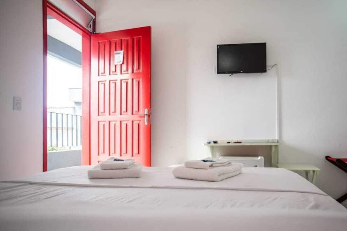 Minibar, wifi gratis y ropa de cama
