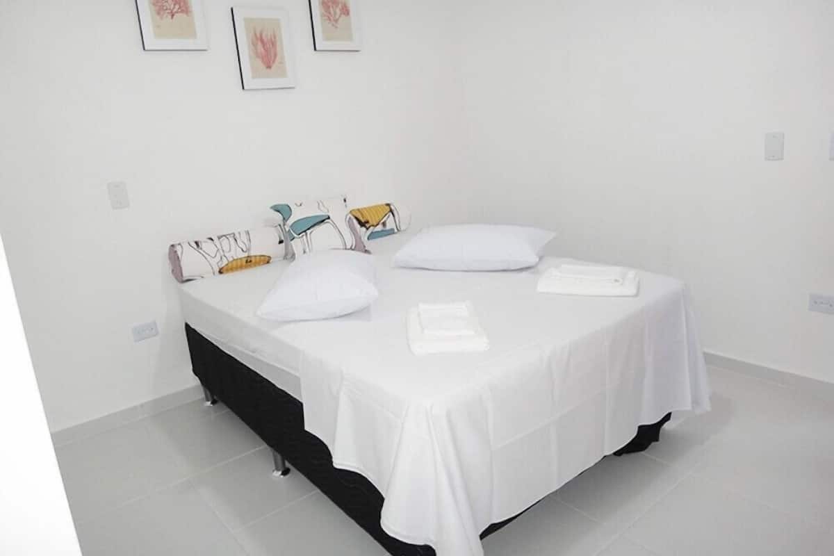 Minibar, WiFi (free), bed sheets