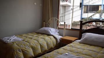 Standaard appartement, 2 slaapkamers, niet-roken, kitchenette | 1 slaapkamer, een strijkplank/strijkijzer, gratis wifi, beddengoed
