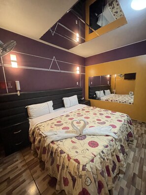 Flat-screen TV - Hostal Manantial (Lima)