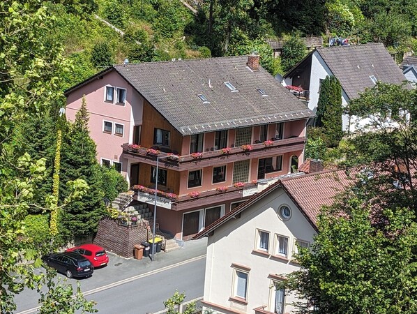 Front of property - Pension Hofer (Bad Berneck im Fichtelgebirge)
