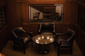 Bar (on property) - Hotel Leon (León)