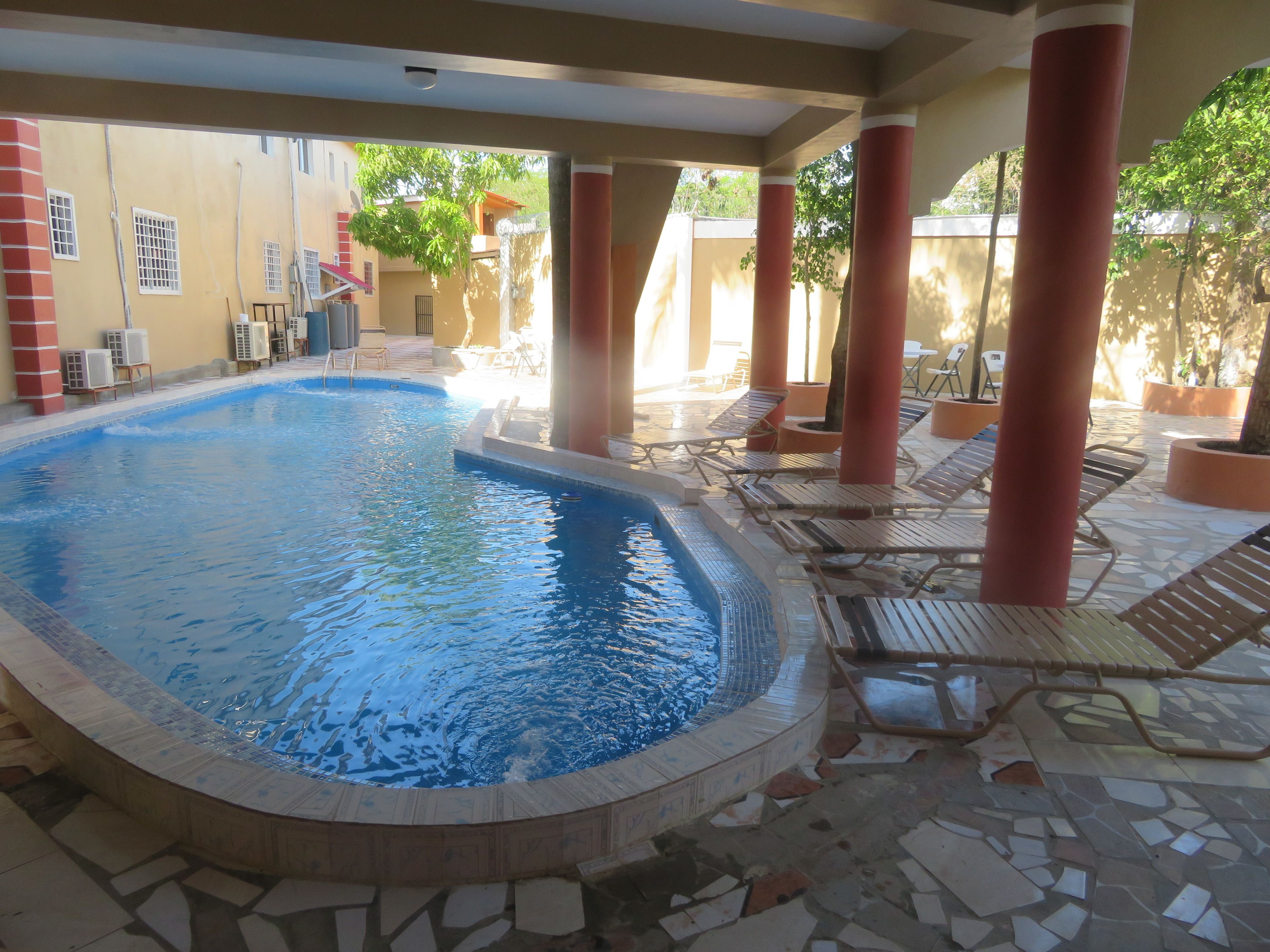 Kolam renang terbuka 