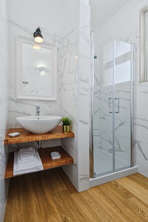 Vierbettzimmer, Terrasse, Stadtblick