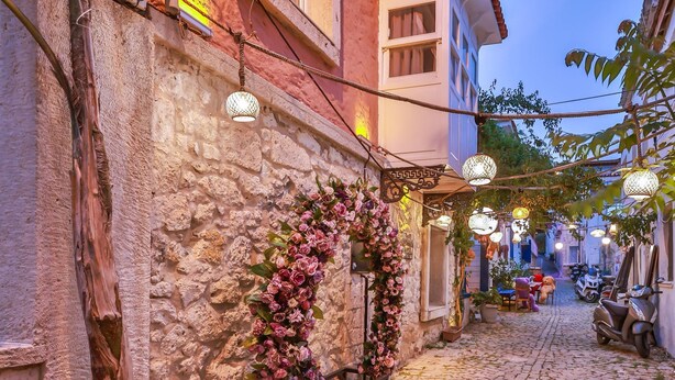 Front of property - Livan Hotel Deluxe (Cesme)