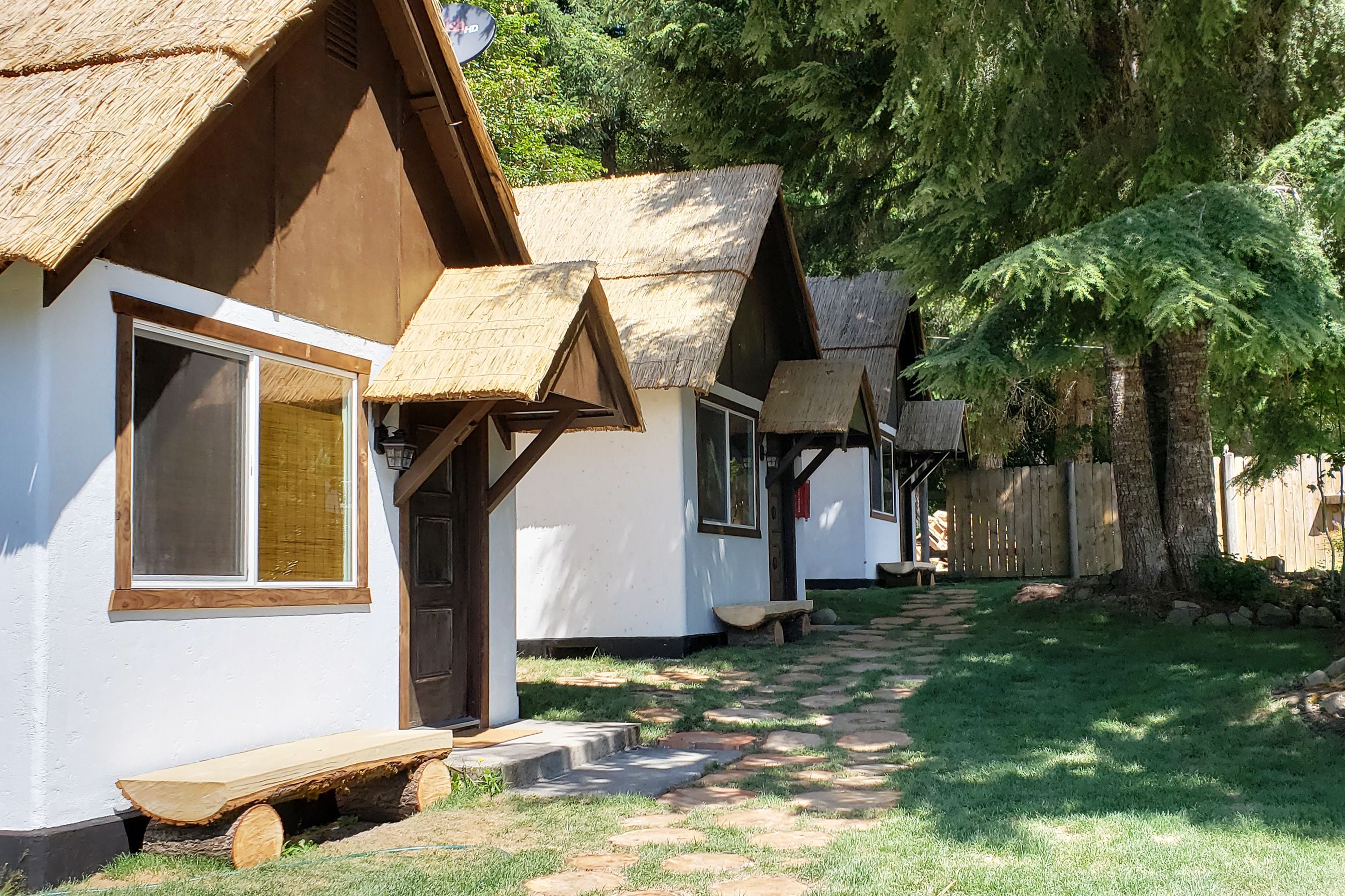 cabin, 1 king bed | iron/ironing board, free wifi, bed sheets