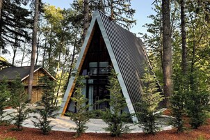 Premium Cabin | Iron/ironing board, free WiFi, bed sheets