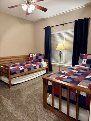 Condo, 3 Bedrooms