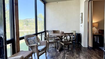 Condo, 3 Bedrooms | Interior