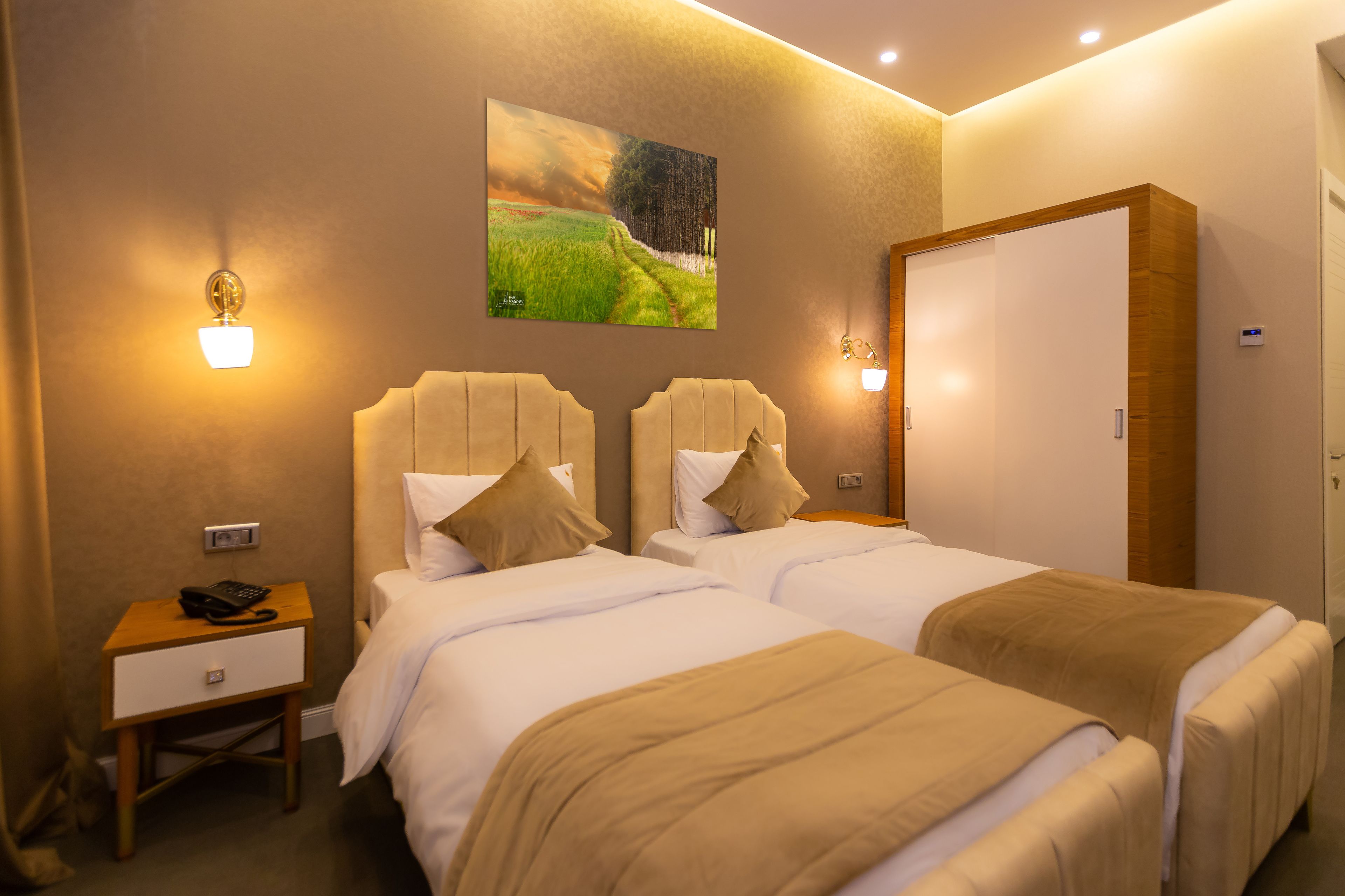 standard double room, 1 king bed | premium bedding, down duvets, minibar, in-room safe
