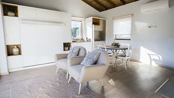 Apartamento, 1 quarto (Ground Floor) | Cozinha privada | Máquina de café expresso, chaleira elétrica