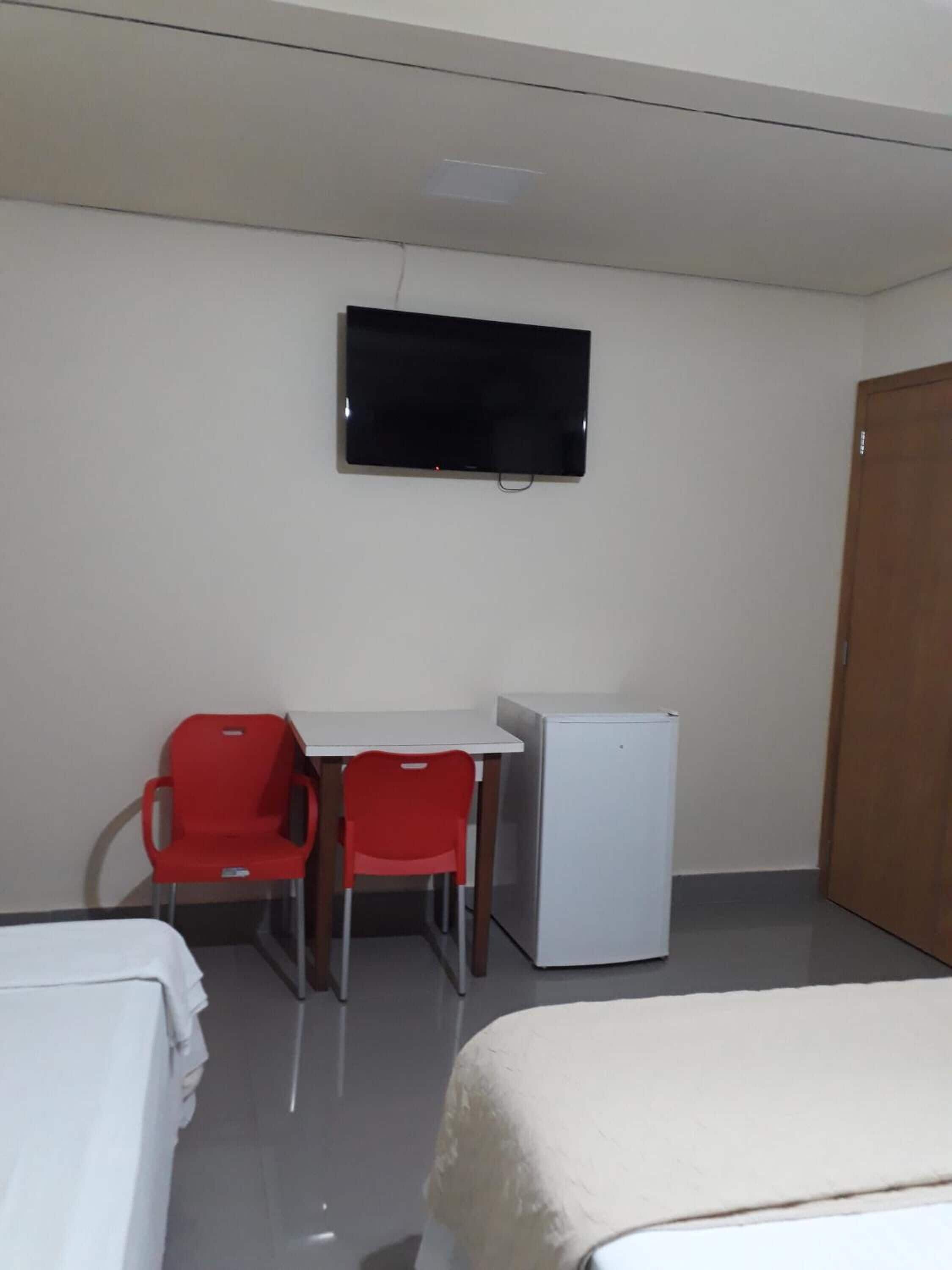 1 bedroom, in-room safe, desk, blackout curtains