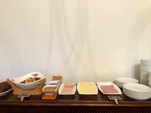 Tägliches inbegriffenes Frühstücksbuffet