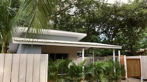 Exterior - El Pasito (Tempate)