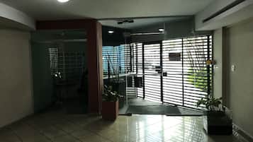 Lounge no saguão