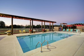 Piscine extérieure