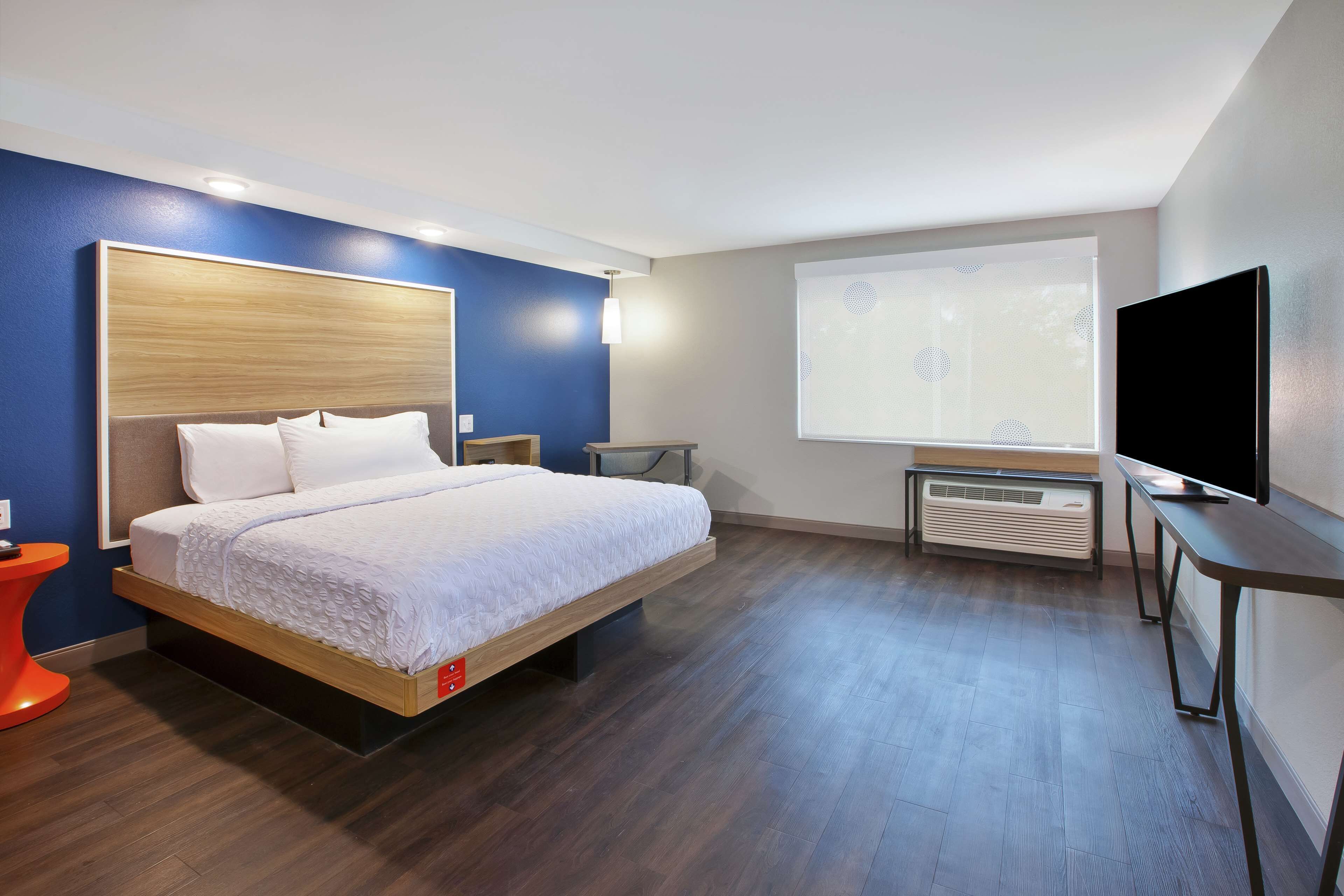 desk, laptop workspace, iron/ironing board, free cots/infant beds