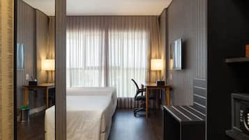 Superior Twin Room (Non-Smoking ) | Minibar, in-room safe, desk, blackout drapes