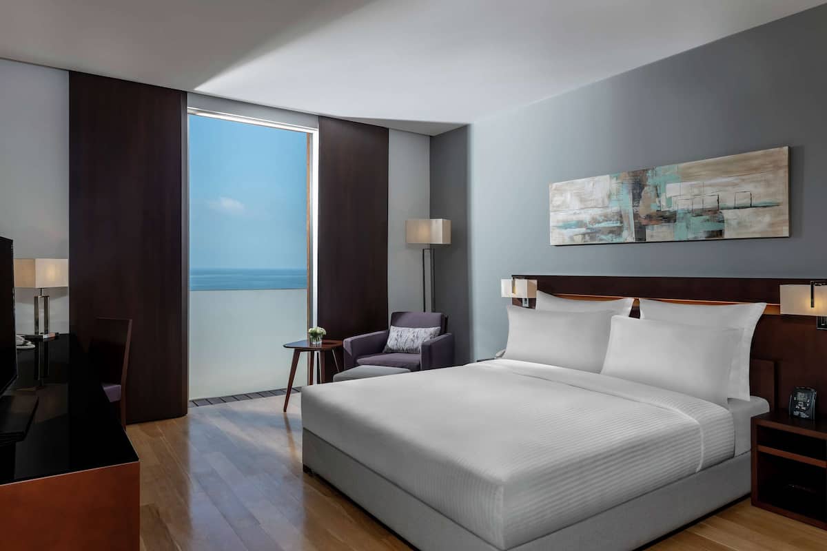 Premium bedding, minibar, in-room safe, desk