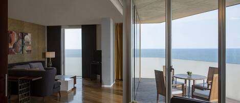 Executive Suite, 1 Bedroom | Balcony