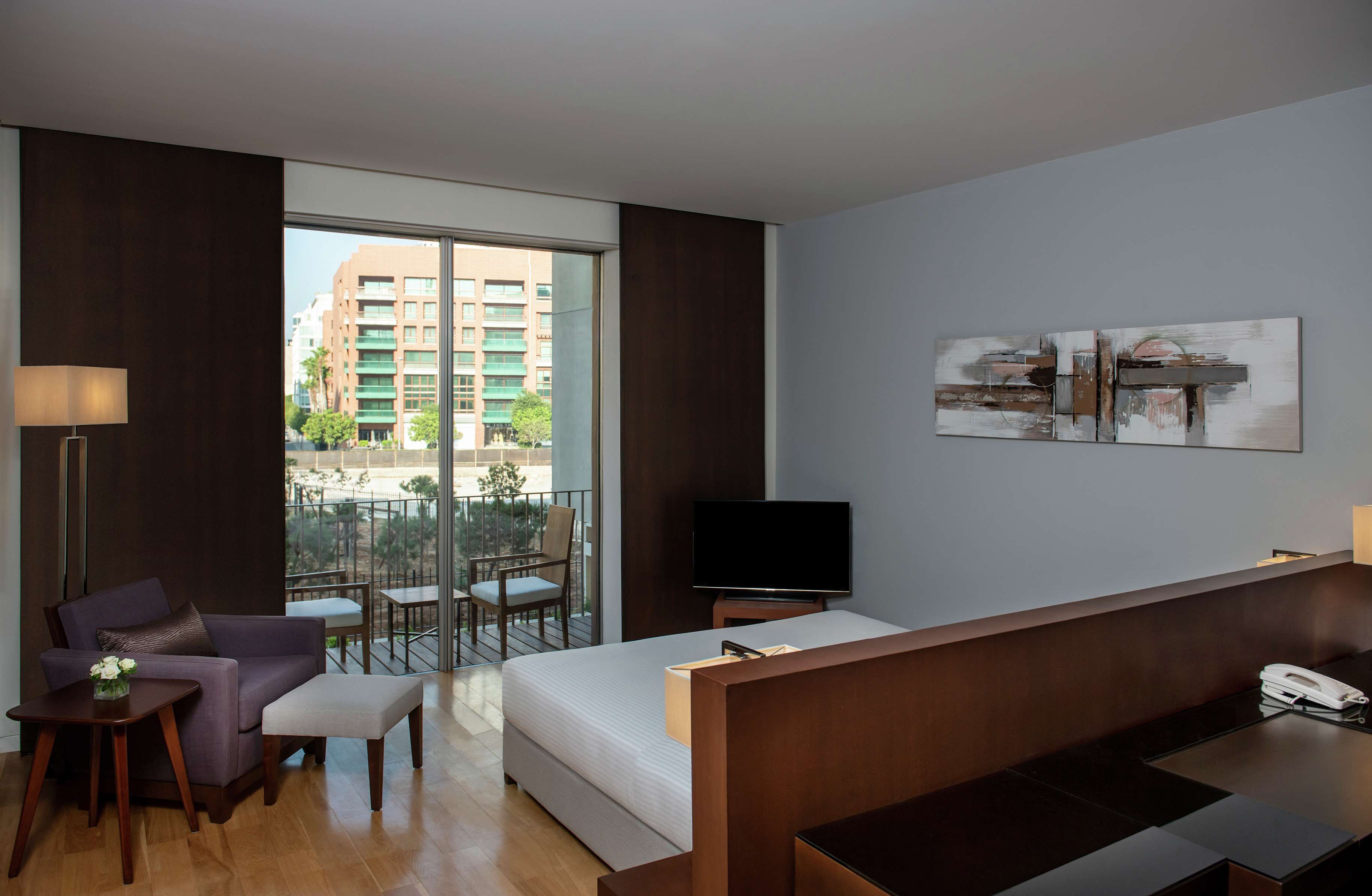 room, 1 king bed | premium bedding, minibar, in-room safe, desk