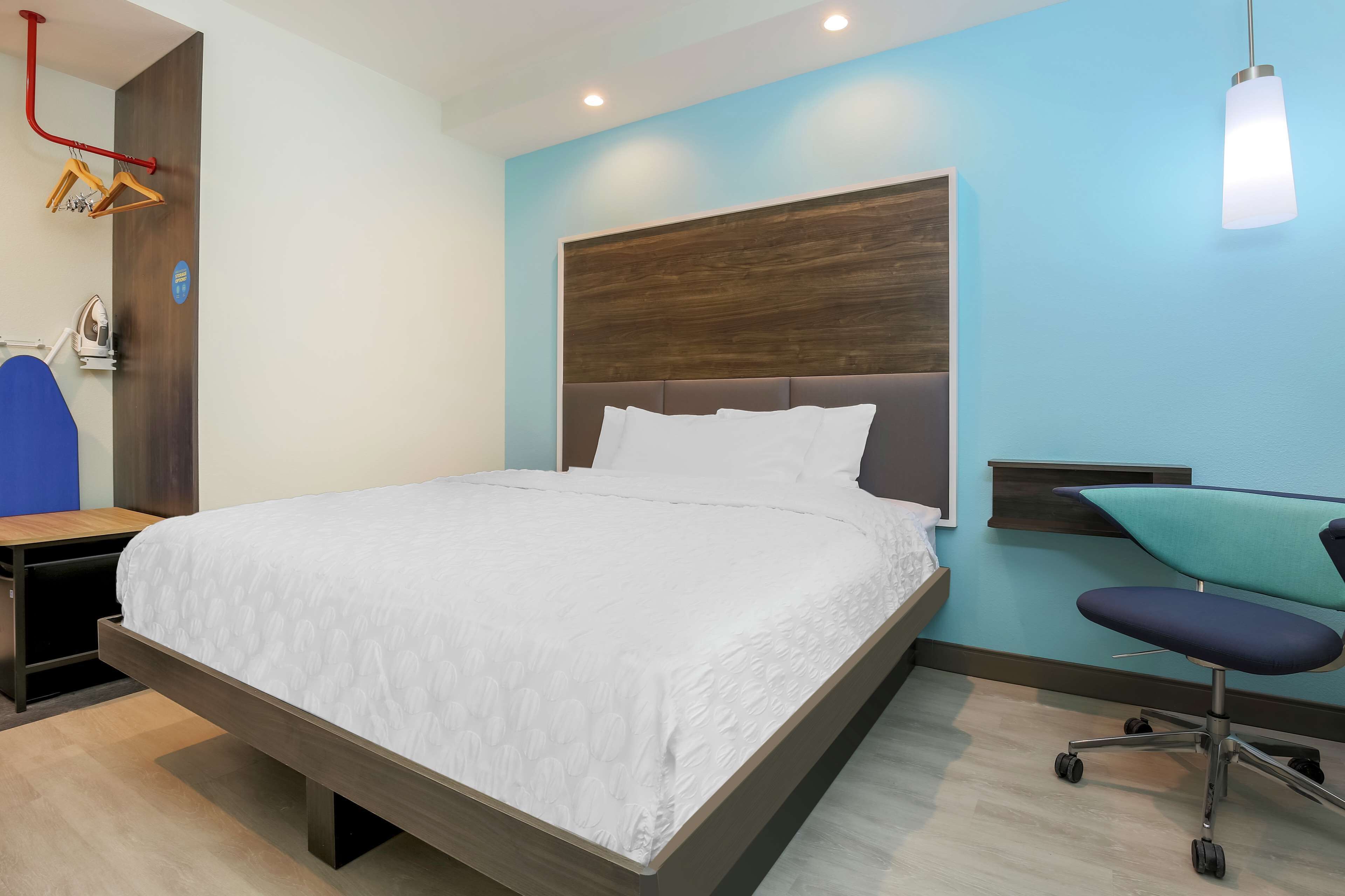 free wifi, bed sheets, wheelchair access