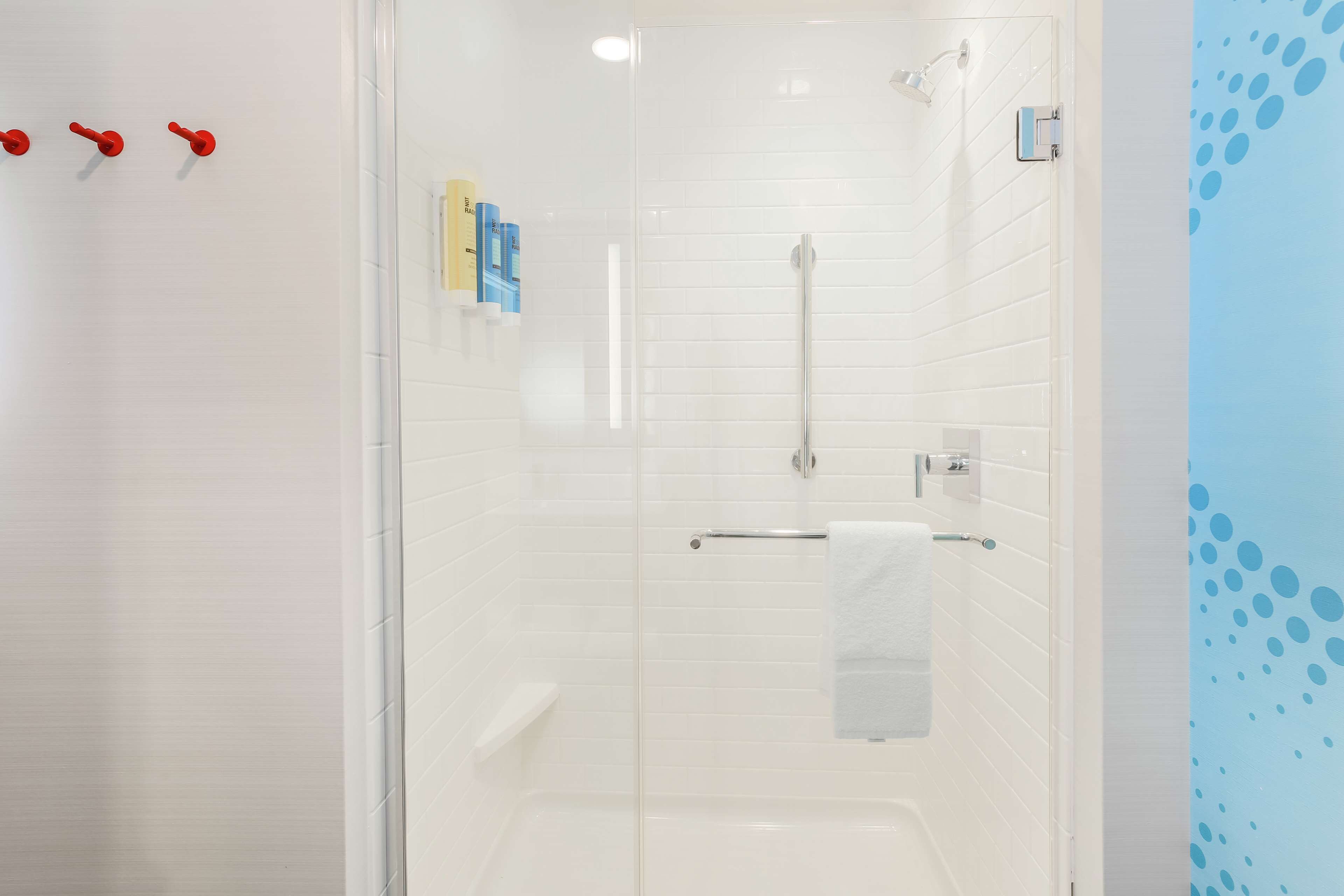 Badkamer met douche