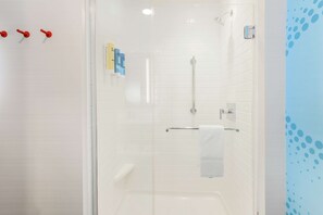 Bathroom shower - Tru By Hilton Amarillo West (Amarillo)